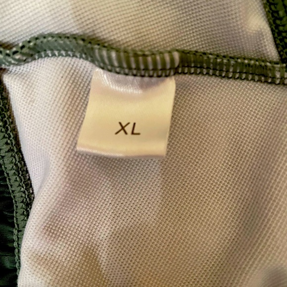 BIKINI LIFE - Picture 6 of 7